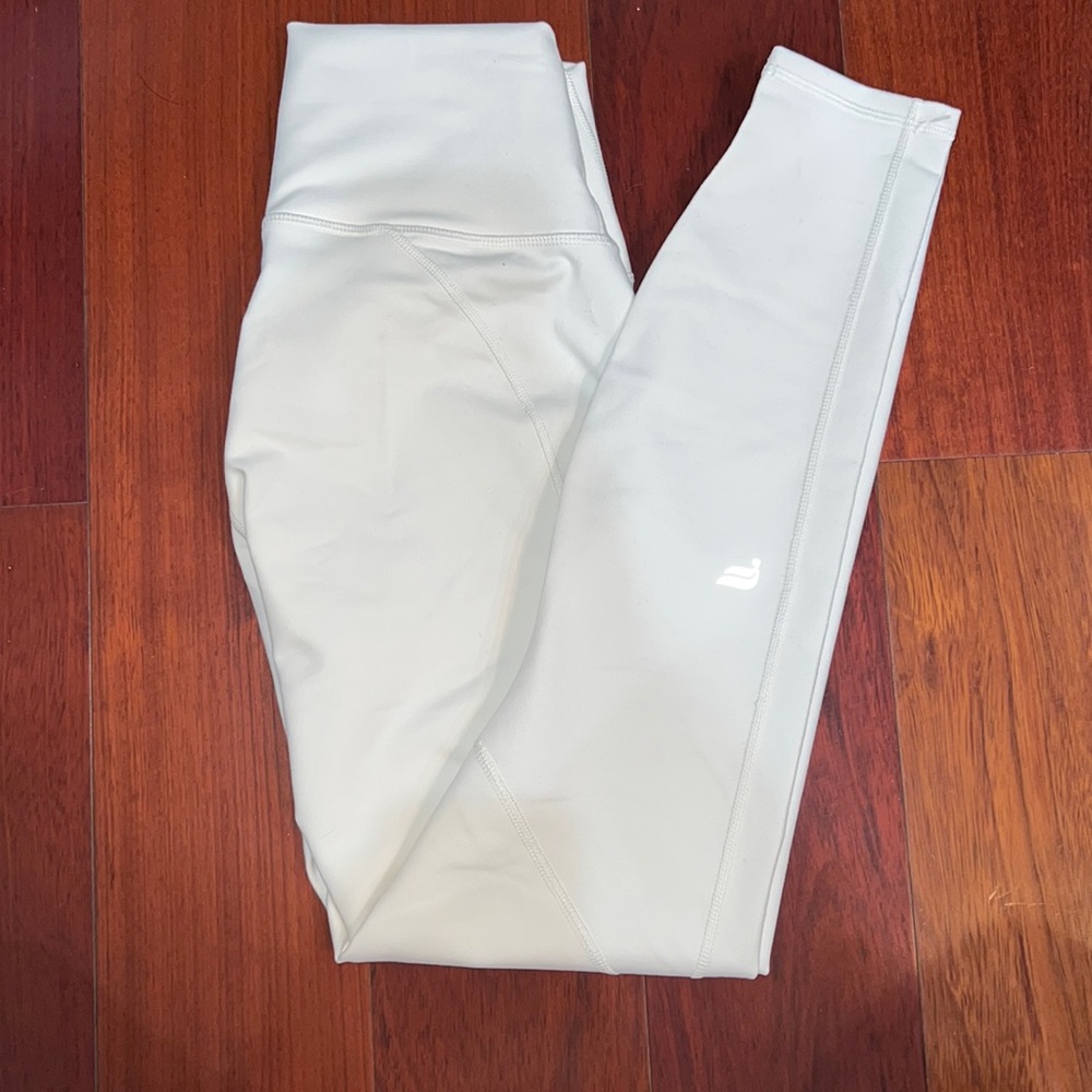 Fabletics cream leggings NWT, never worn